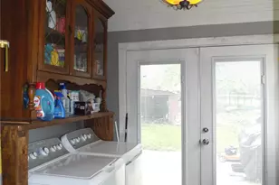 410 S Mill St, Bowie, TX 76230 - Photo 23