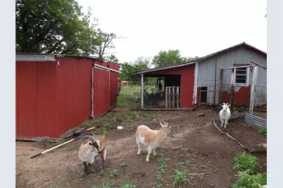 410 S Mill Street, Bowie, TX 76230 - Photo 25