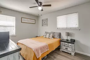 301 Lena Ln, Burleson, TX 76028 - Photo 23