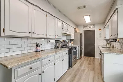 301 Lena Lane, Burleson, TX 76028 - Photo 15