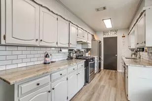 301 Lena Ln, Burleson, TX 76028 - Photo 15