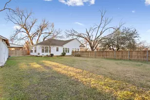 1026 W 7th St, McGregor, TX 76657 - Photo 5