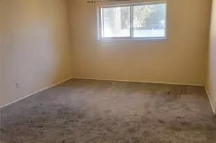 516 Clover Ln, Garland, TX 75043 - Photo 9