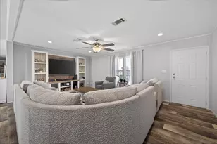 3605 Mockingbird Cir, Cleburne, TX 76031 - Photo 9