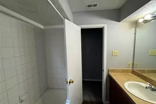 2414 W Northgate Dr, Irving, TX 75062 - Photo 17