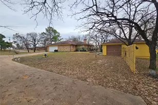 5955 Pecan Cir, Alvarado, TX 76009 - Photo 9