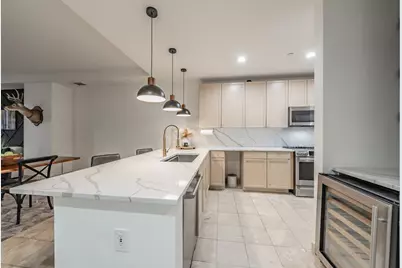 1505 Elm Street #404, Dallas, TX 75201 - Photo 9