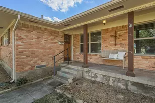 9525 Livenshire Dr, Dallas, TX 75238 - Photo 5