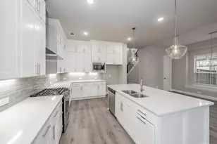 12994 Averi Ln, Farmers Branch, TX 75324 - Photo 3