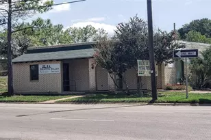 711 SW 1st St, Mineral Wells, TX 76067 - Photo 1