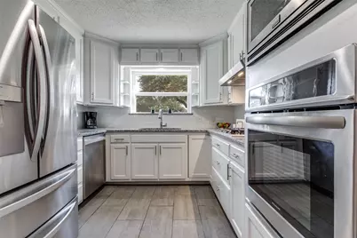 201 Hillview Drive, Hurst, TX 76054 - Photo 9