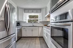 201 Hillview Dr, Hurst, TX 76054 - Photo 9