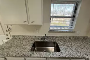 1321 Woodcrest Dr, Mesquite, TX 75149 - Photo 11