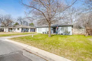 605 Schieme St, River Oaks, TX 76114 - Photo 27