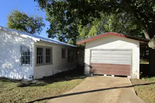 801 W Pierce St, Clarksville, TX 75426 - Photo 5