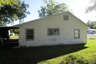 801 W Pierce St, Clarksville, TX 75426 - Photo 11