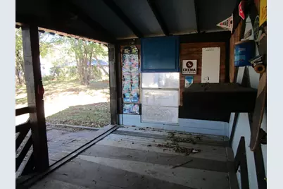 801 W Pierce Street, Clarksville, TX 75426 - Photo 9