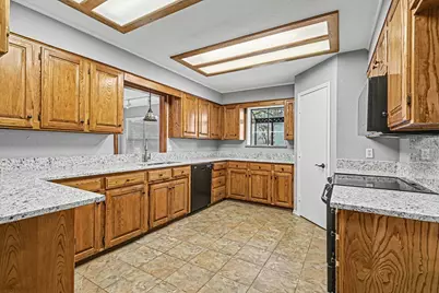 2210 Highlake Drive, Weatherford, TX 76087 - Photo 9