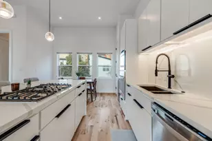 929 Bayonne St, Dallas, TX 75212 - Photo 7