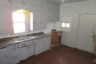 402 N 3rd St, Crowell, TX 79227 - Photo 17