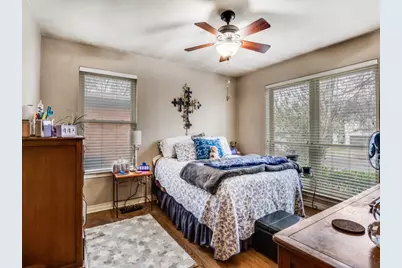 10422 Lake Gardens Drive, Dallas, TX 75218 - Photo 15
