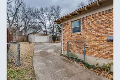 10422 Lake Gardens Drive, Dallas, TX 75218 - Photo 23