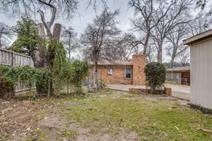 10422 Lake Gardens Dr, Dallas, TX 75218 - Photo 23