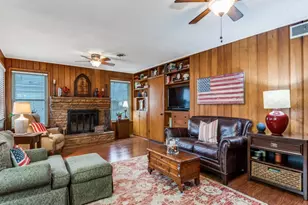 10422 Lake Gardens Dr, Dallas, TX 75218 - Photo 9