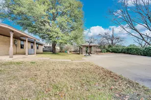100 Delmore Dr, Hillsboro, TX 76645 - Photo 25