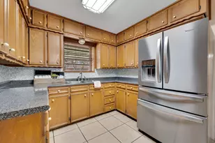 100 Delmore Dr, Hillsboro, TX 76645 - Photo 7