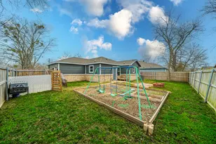 813 Jones St, Greenville, TX 75401 - Photo 23