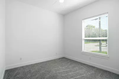 504 Paradise Street, Fort Worth, TX 76111 - Photo 13