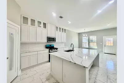 504 Paradise Street, Fort Worth, TX 76111 - Photo 5