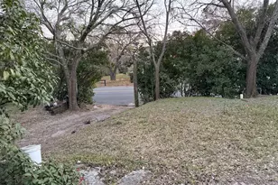 1032 W Oak St, Weatherford, TX 76086 - Photo 21