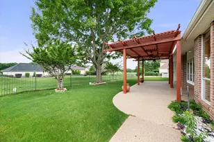 901 Walnut Falls Cir, Mansfield, TX 76063 - Photo 39