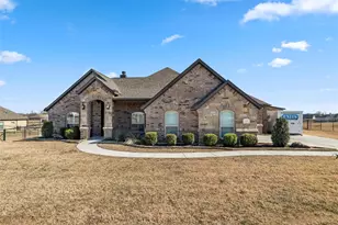 121 Bluff Ridge Ct, Paradise, TX 76073 - Photo 1