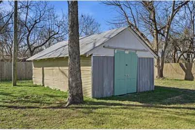 3801 S 4th Street, Waco, TX 76706 - Photo 23