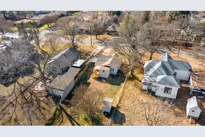 1718 S Fannin Avenue, Denison, TX 75020 - Photo 31