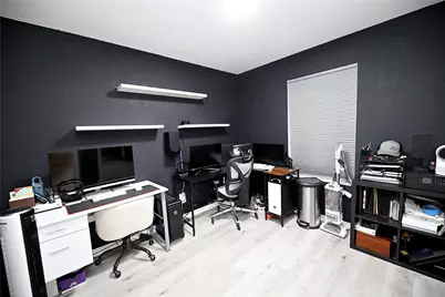 212 E Clay Street, Bowie, TX 76230 - Photo 17