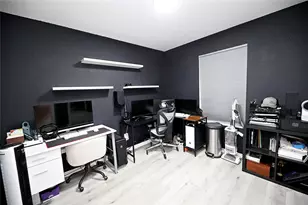 212 E Clay St, Bowie, TX 76230 - Photo 17