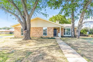 1137 Wood Heights Dr, Lewisville, TX 75067 - Photo 1