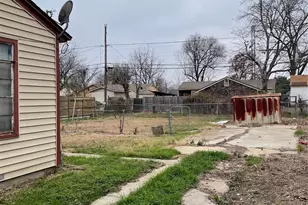 10911 Barbarosa Dr, Dallas, TX 75228 - Photo 3