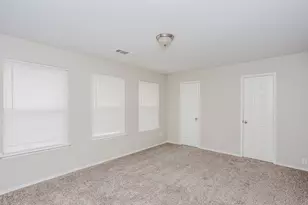 3010 Dusty Oak Dr, Dallas, TX 75227 - Photo 9