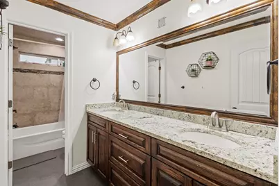 5643 Churchill Avenue, Dallas, TX 75227 - Photo 17