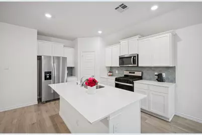 907 Marigold Street, Princeton, TX 75407 - Photo 3