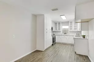 2130 Southmoor Dr, Carrollton, TX 75006 - Photo 9