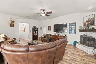 250 Wellington Trail, Weatherford, TX 76085 - Photo 5