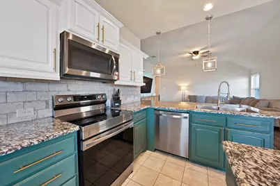 10329 Kingspoint Boulevard, Fort Worth, TX 76140 - Photo 11