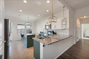 10329 Kingspoint Blvd, Fort Worth, TX 76140 - Photo 3