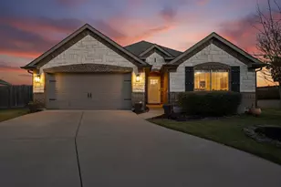 10329 Kingspoint Blvd, Fort Worth, TX 76140 - Photo 1